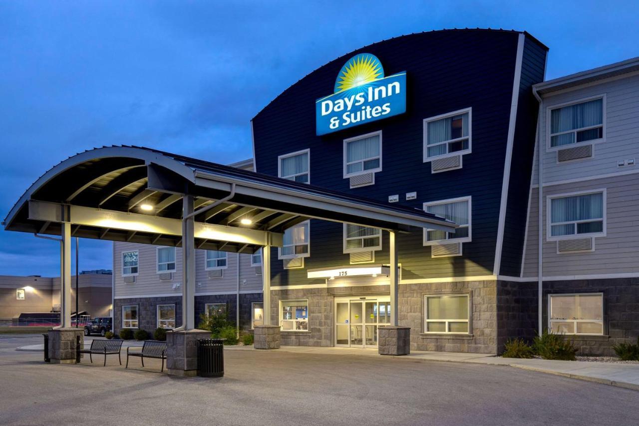 Days Inn & Suites By Wyndham Warman Kültér fotó