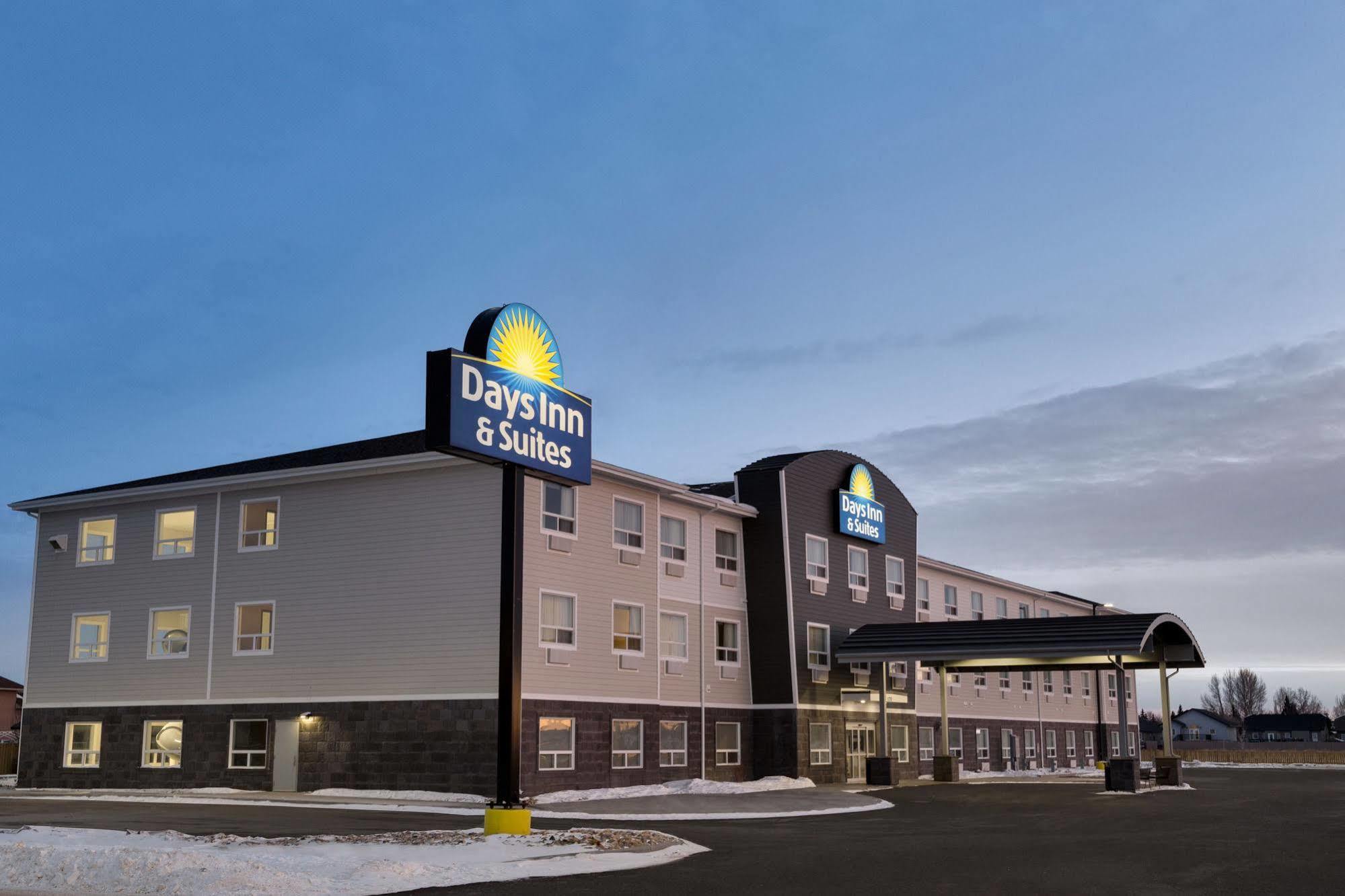 Days Inn & Suites By Wyndham Warman Kültér fotó